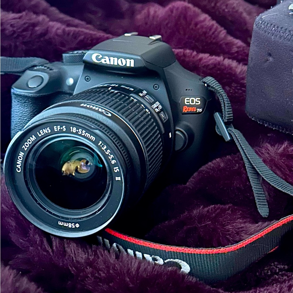Canon EOS Rebel T6 EF-S 18-55 mm